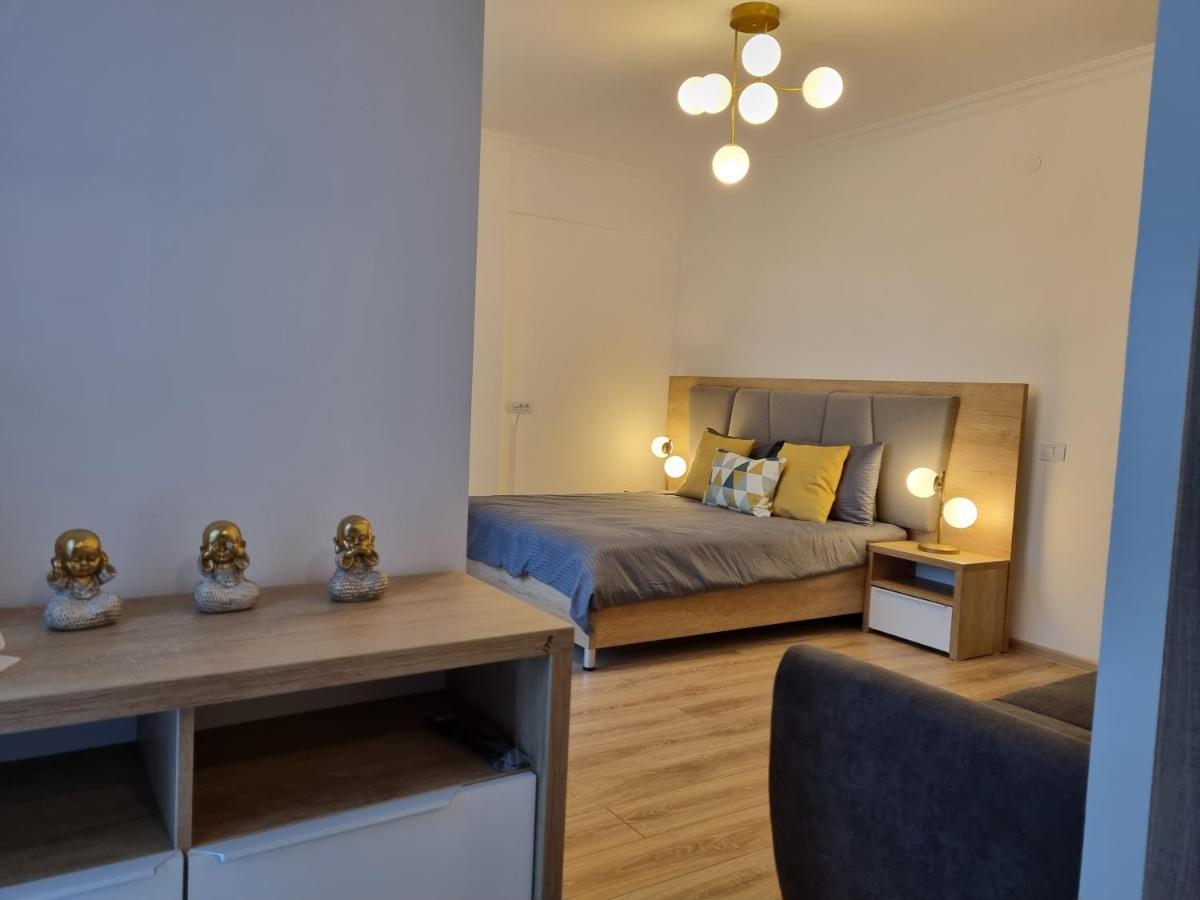 Breeze Studio Apartment Mamaia Exterior photo