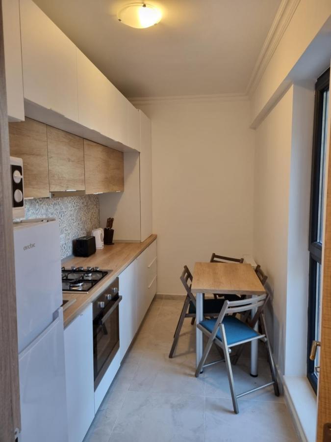 Breeze Studio Apartment Mamaia Exterior photo